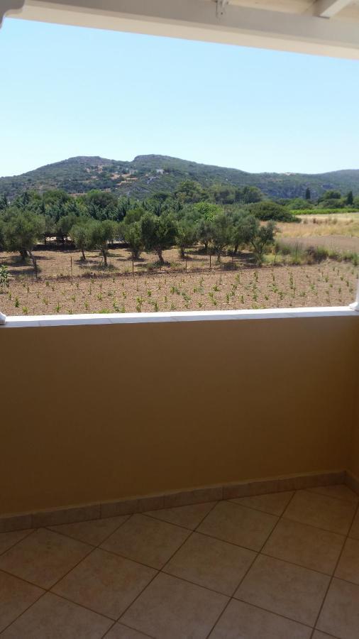 Emmanouil Apartment Kalamos  ภายนอก รูปภาพ