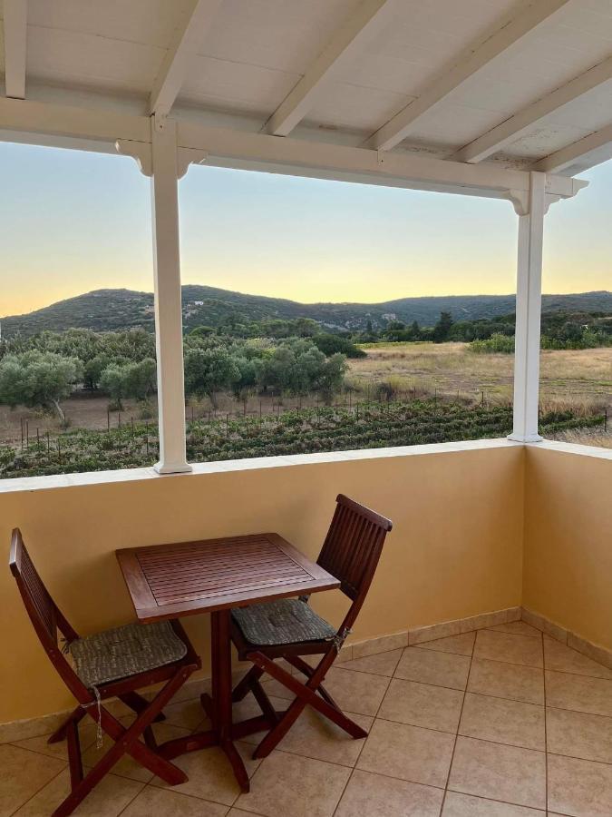 Emmanouil Apartment Kalamos  ภายนอก รูปภาพ